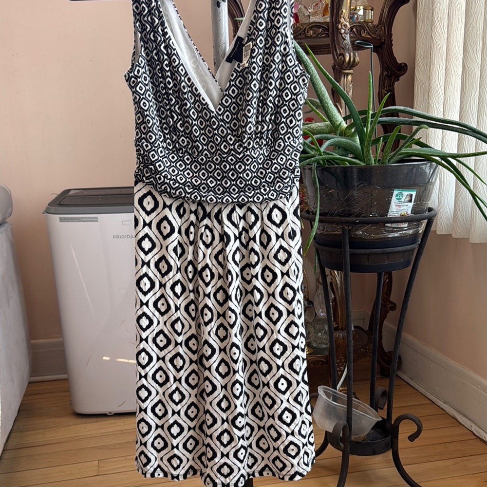 Black and White Geometric Pattern Dress